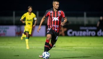 Vitória tem rescisão indireta de Lucas Braga confirmada pela Justiça do Trabalho