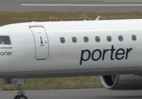 Voo da Porter Airlines é cancelado no Canadá após criança se recusar a afivelar cinto de segurança