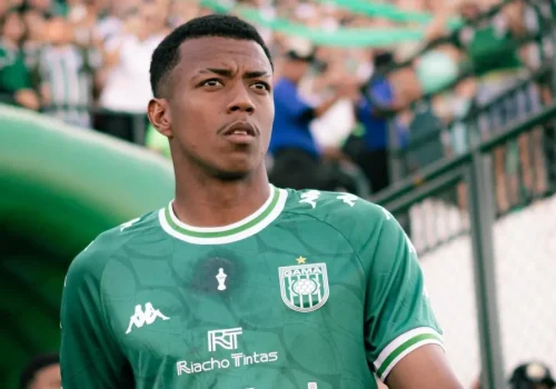 Zagueiro Darlan Dutra desembarca em Salvador para reforçar o elenco do Vitória