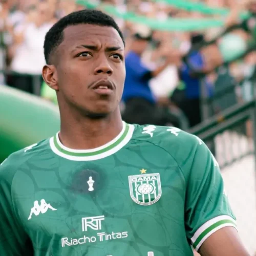 Zagueiro Darlan Dutra desembarca em Salvador para reforçar o elenco do Vitória